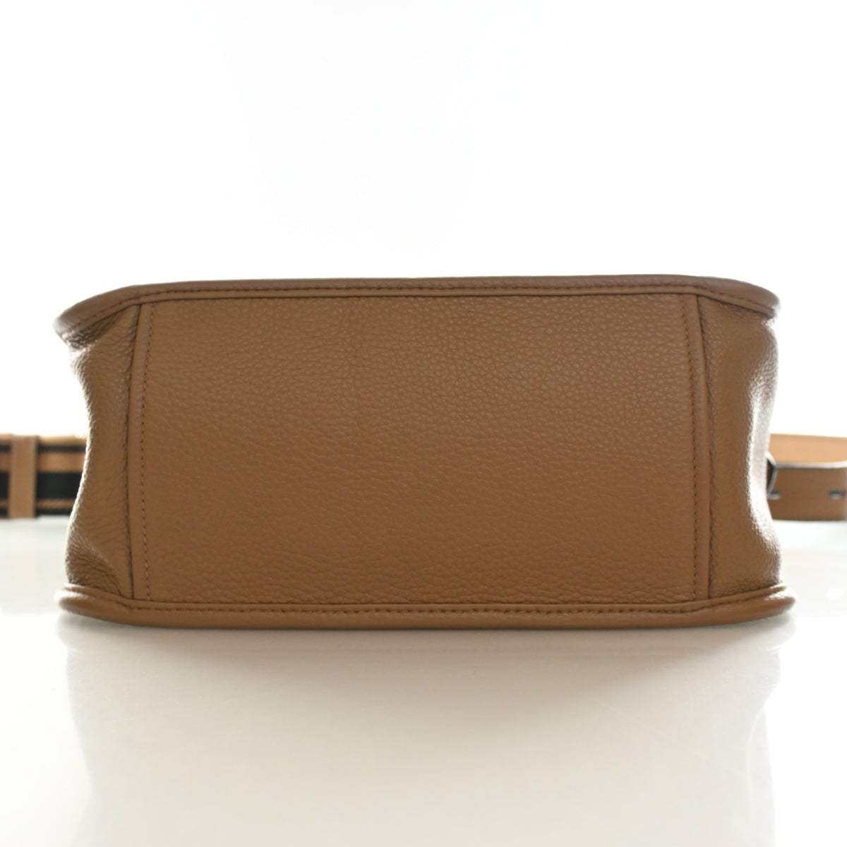 Pre-Owned Prada Shoulder Bag Vitello Daino Phenix, base and feet view