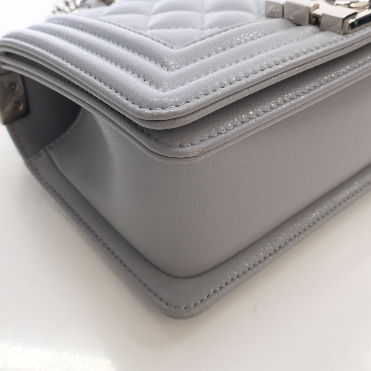 Pre-Owned Chanel Boy Bag Small Caviar Leather, corner and edge detail
