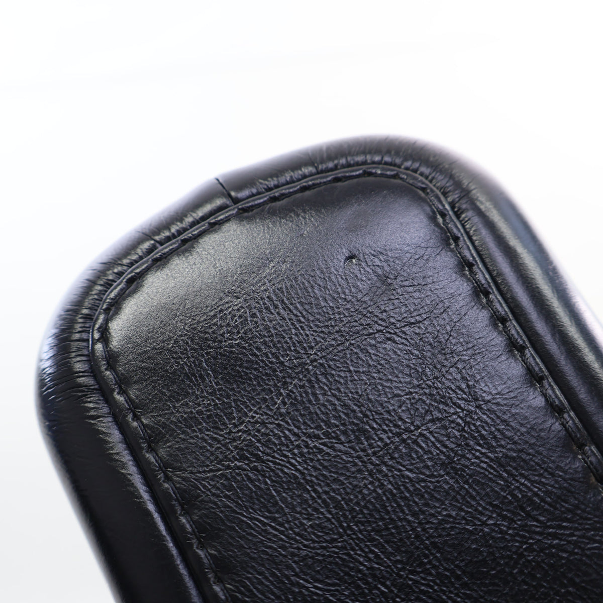 Pre-Owned Chanel Hobo Small Aged Calfskin Gabrielle Bag, corner and edge detail, photo 14 of 17