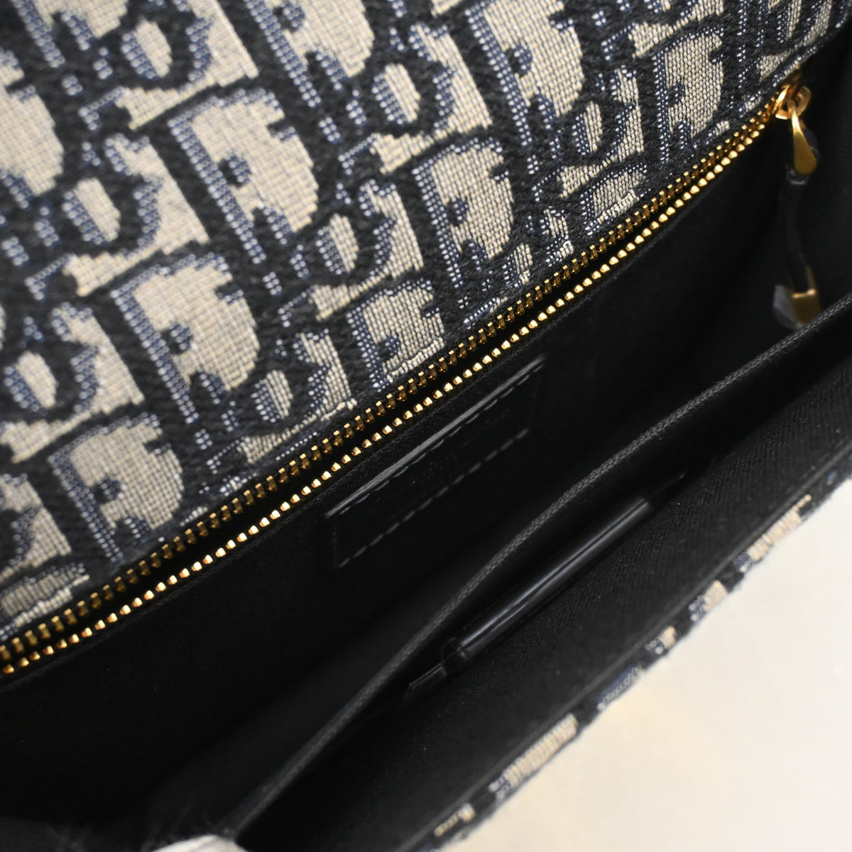 Christian Dior Oblique 30 Montaigne, photo 11 of 11