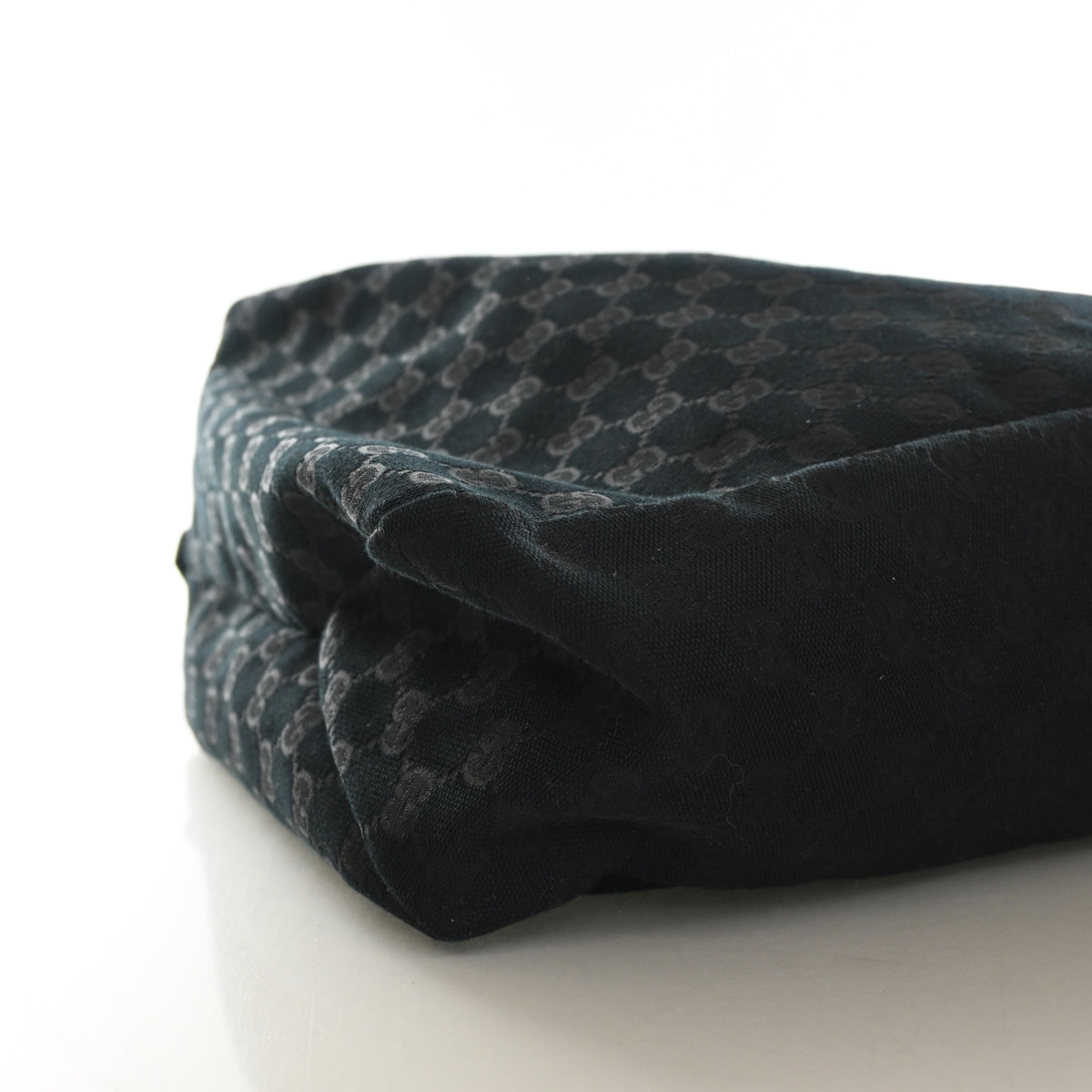 Pre-Owned Gucci Horsebit Large GG Canvas Hobo, corner and edge detail