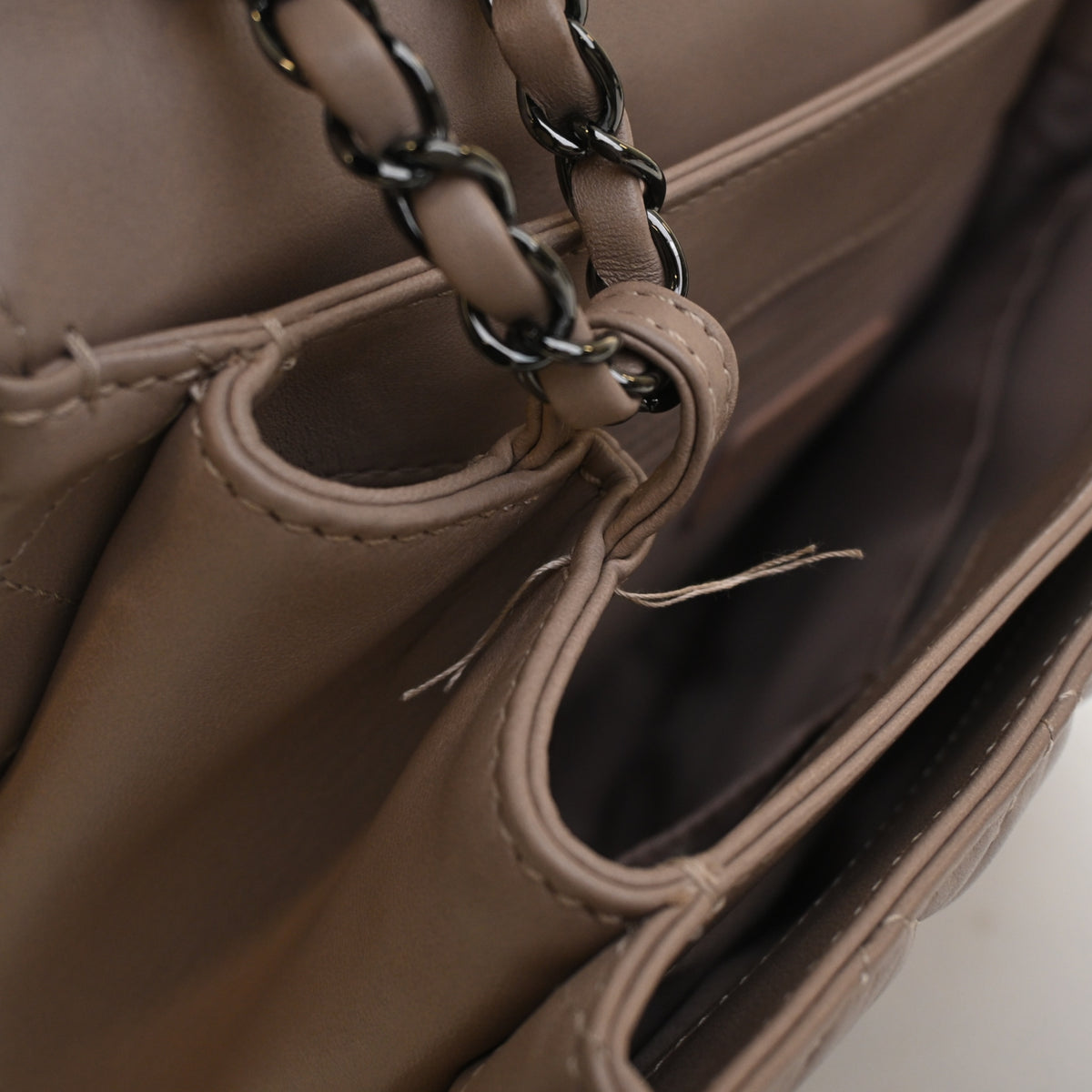 Chanel Jumbo Lambskin Single Flap Bag, photo 16 of 17