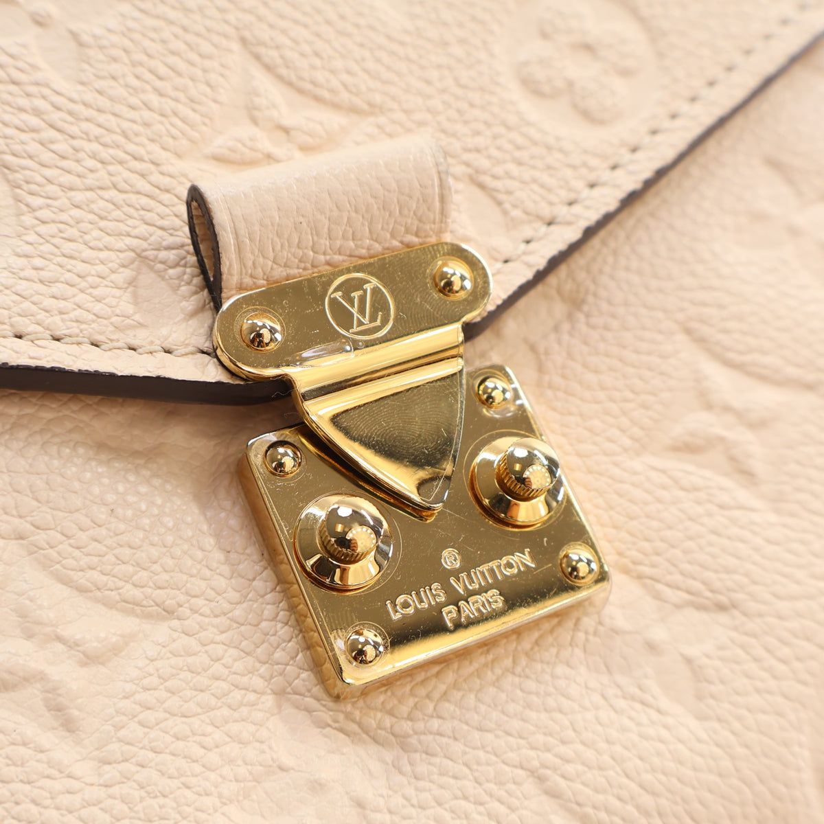 Pre-Owned Louis Vuitton Pochette Monogram Empreinte Métis, gold hardware