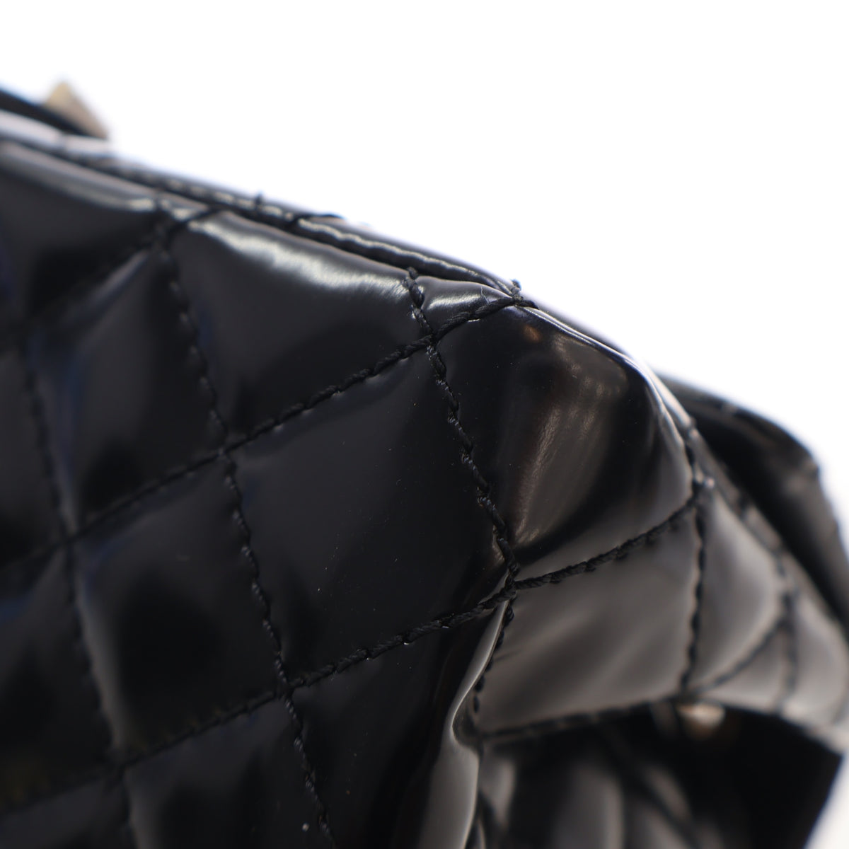 Pre-Owned Chanel Flap Bag 225 Glazed Calfskin Accordion Single, corner detail