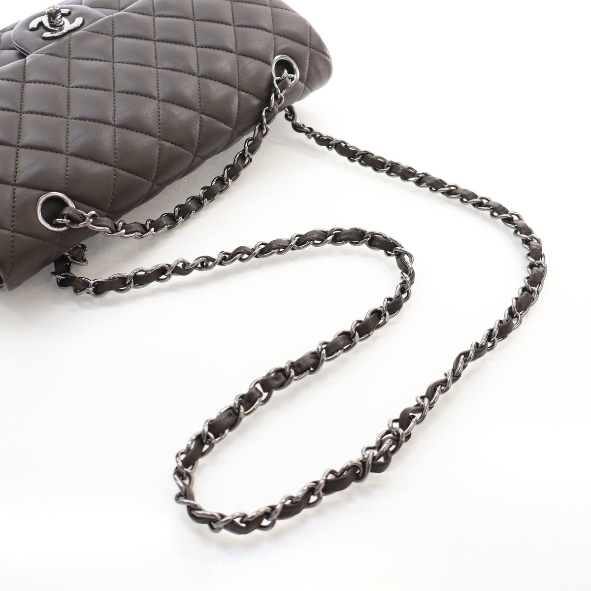 Pre-Owned Chanel Classic Double Flap Medium Lambskin Bag, strap and chain detail, photo 10 of 18