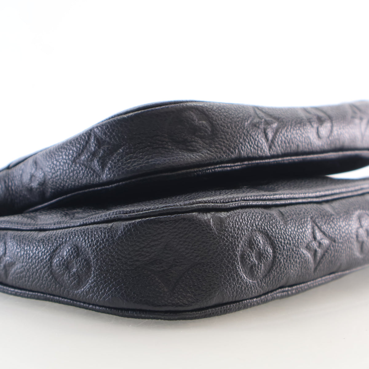 Pre-Owned Louis Vuitton Monogram Empreinte Giant Multi-pochette Accessoires, side view