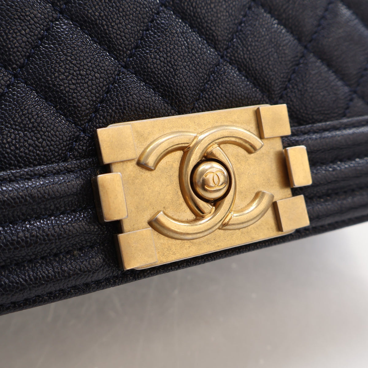 Pre-Owned Chanel Boy Bag Medium Caviar Leather, gold hardware, photo 4 of 18