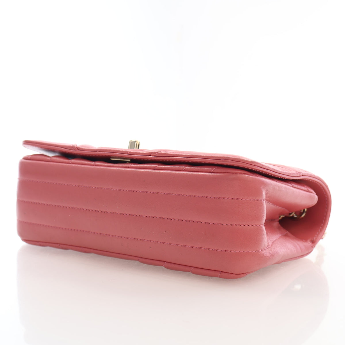 Pre-Owned Chanel Flap Bag Mini Lambskin Chevron, base and feet view