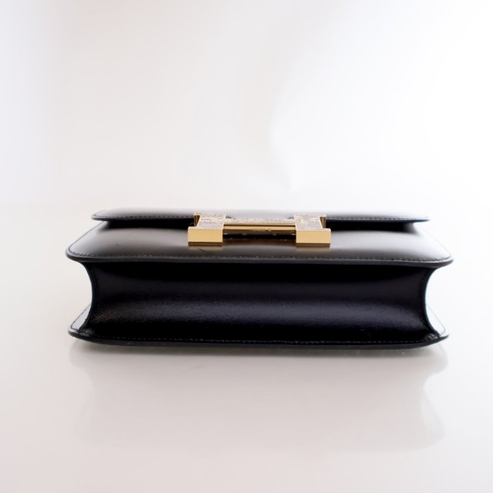 Pre-Owned Hermès Constance 24 Black Box Touch, side view