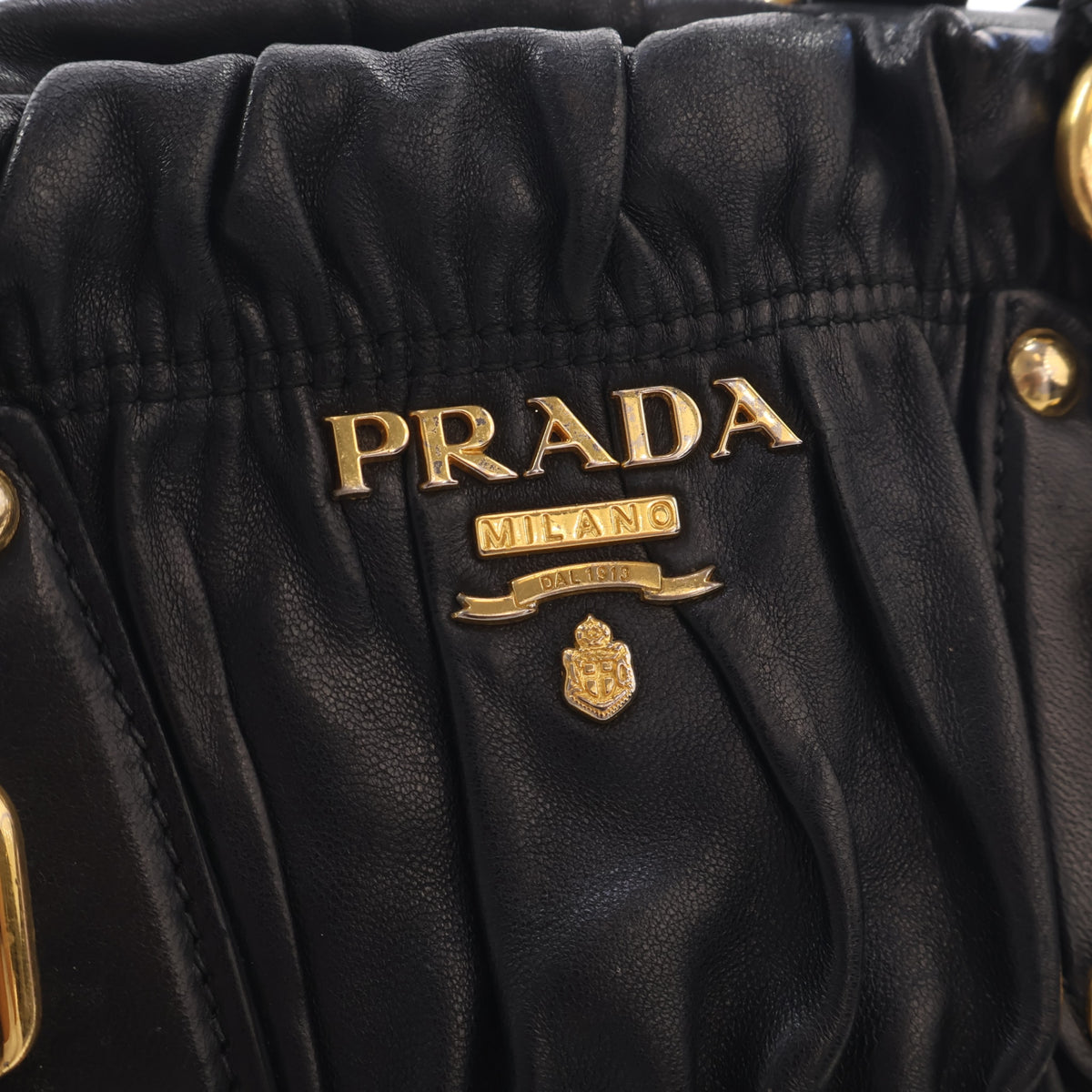 Pre-Owned Prada Shoulder Bag Medium Nappa Leather Gaufre, gold embossed logo detail