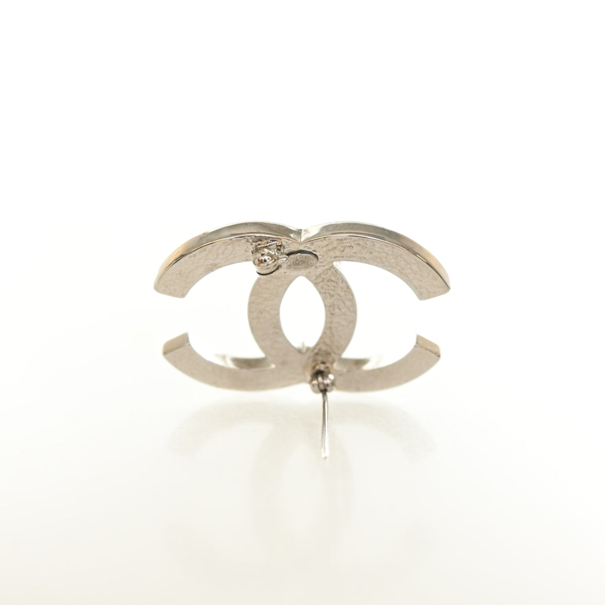 Chanel CC Pearl Brooch, photo 4 of 7