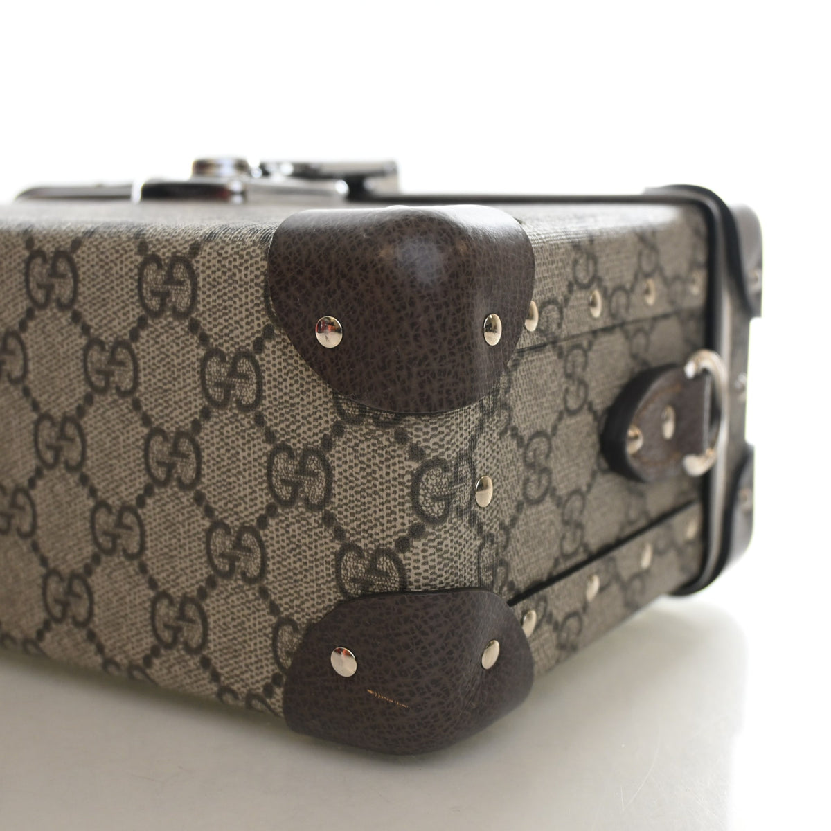 Gucci GG Supreme Globe Trotter Bamboo Handle Trunk Clutch, photo 8 of 14