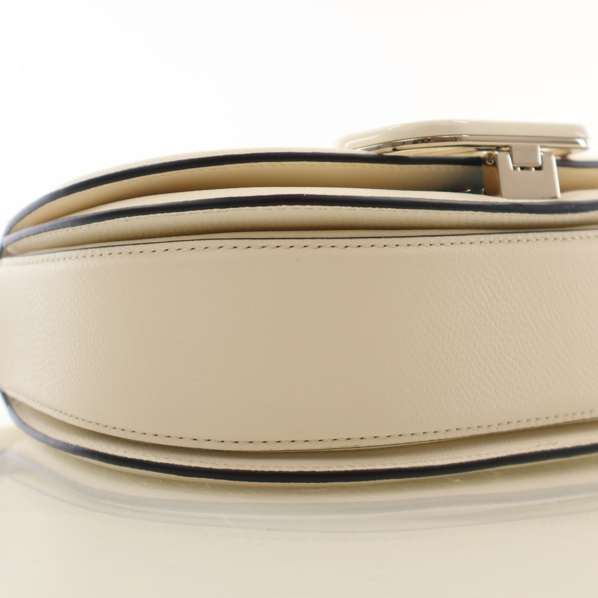 Pre-Owned Valentino Saddle Bag Calfskin Vsling, side view