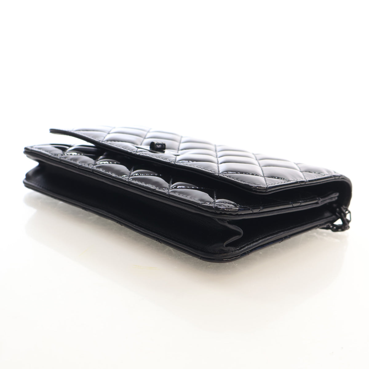 Pre-Owned Chanel Wallet On Chain Patent Leather Reissue 2.55 WOC, side profile, photo 7 of 17