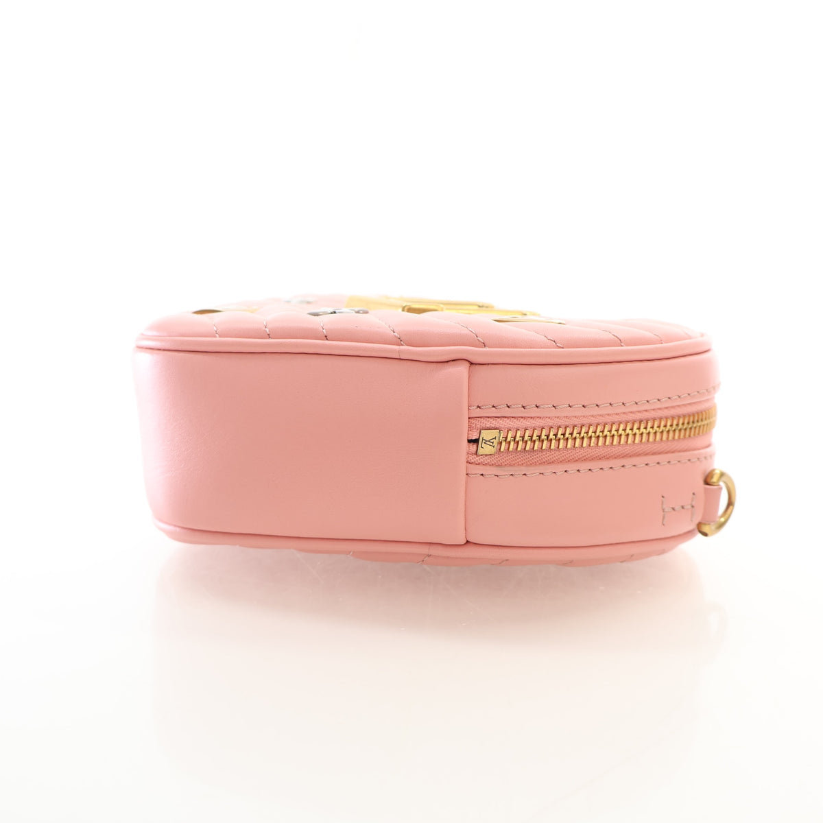 Pre-Owned Louis Vuitton Crossbody Bag Calfskin New Wave Heart, side profile, photo 7 of 15