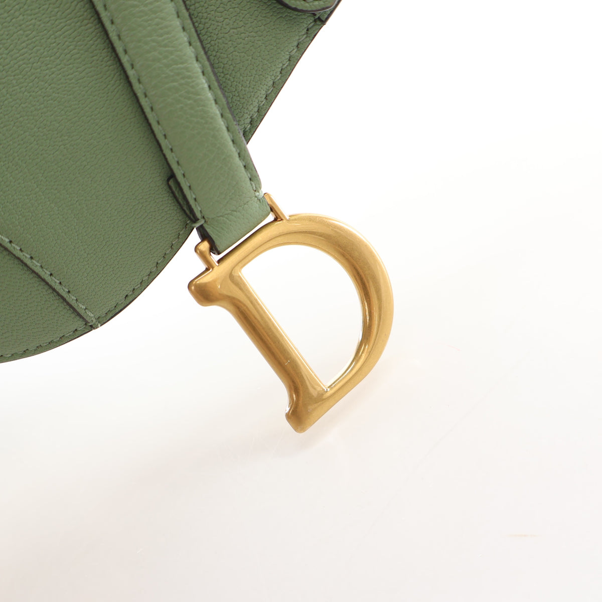 Pre-Owned Christian Dior Saddle Bag Calfskin, gold hardware close-up