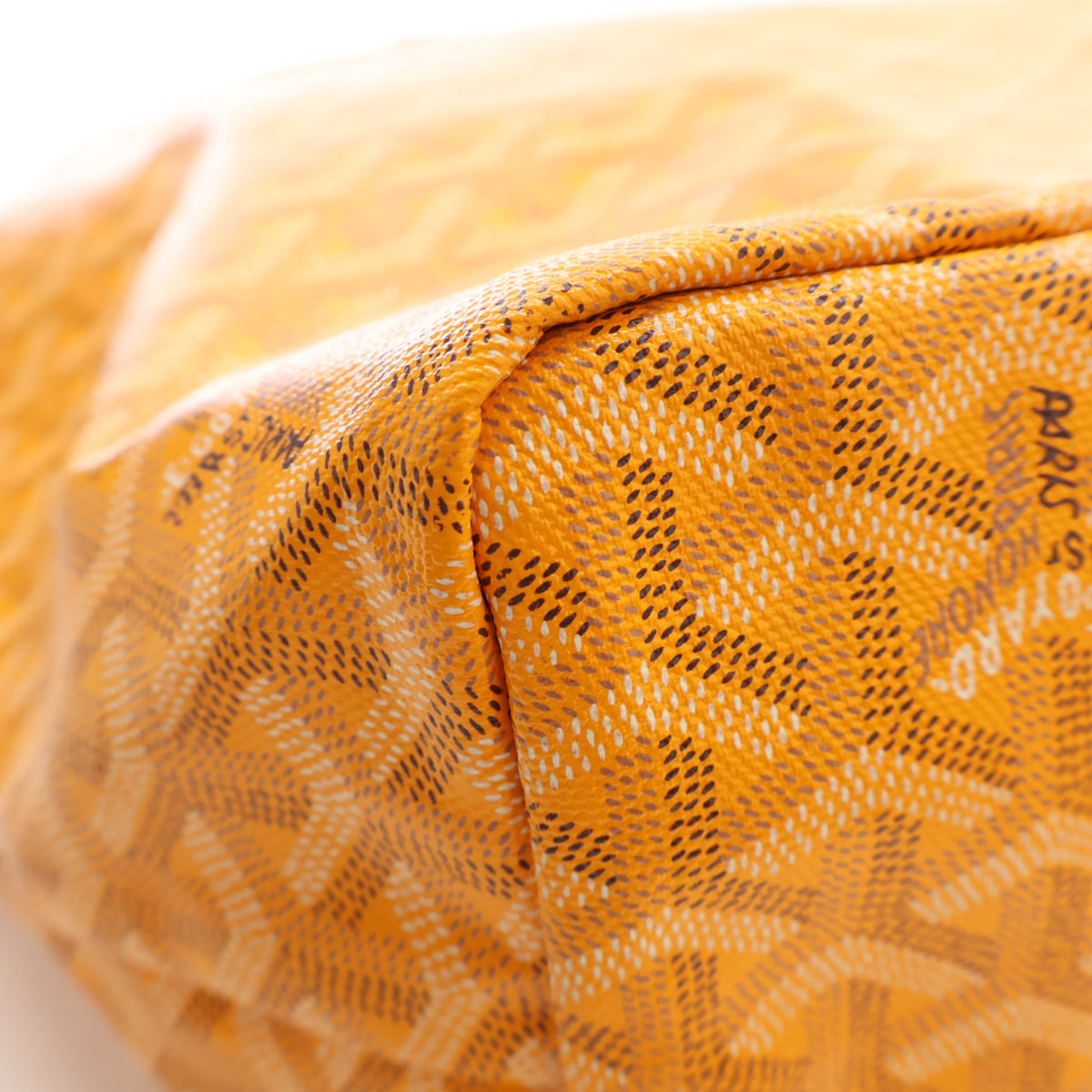 Pre-Owned Goyard PM Goyardine St. Louis, corner and edge detail, photo 6 of 18