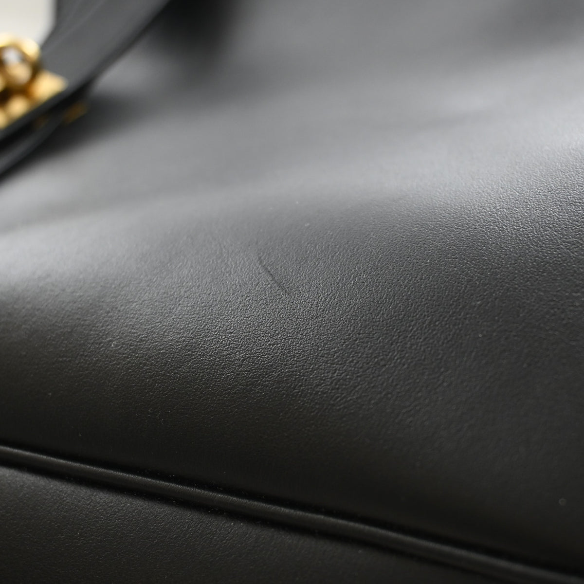 Pre-Owned Balenciaga Hobo Small Calfskin Bel Air Bag, corner detail