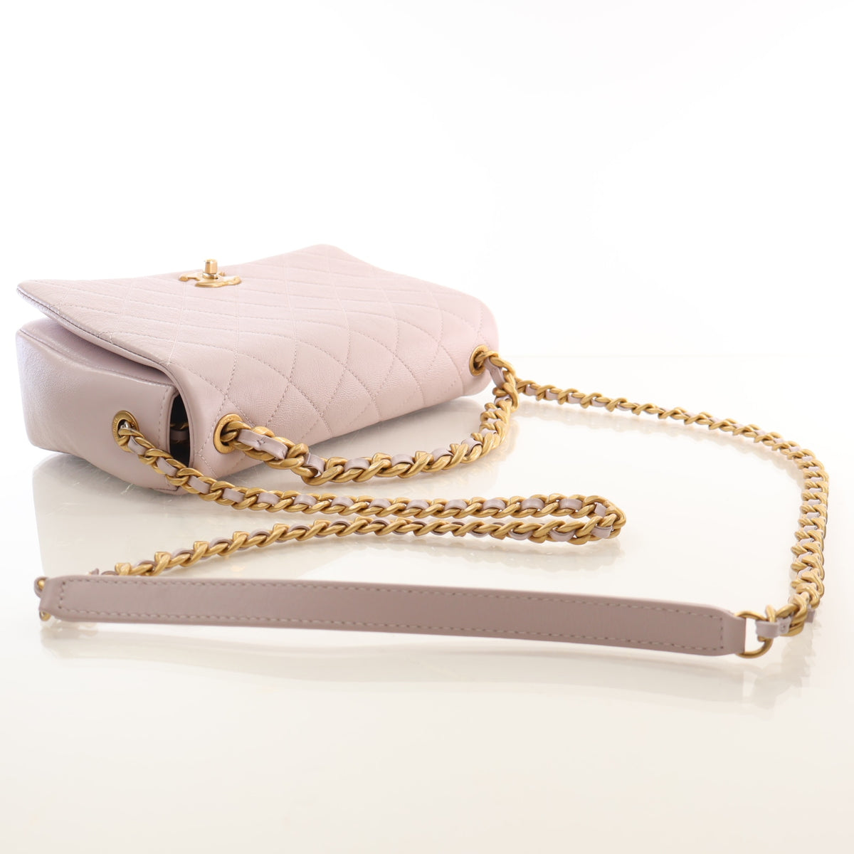 Pre-Owned Chanel Flap Bag Medium Calfskin Fashion Therapy, three-quarter view, photo 10 of 16