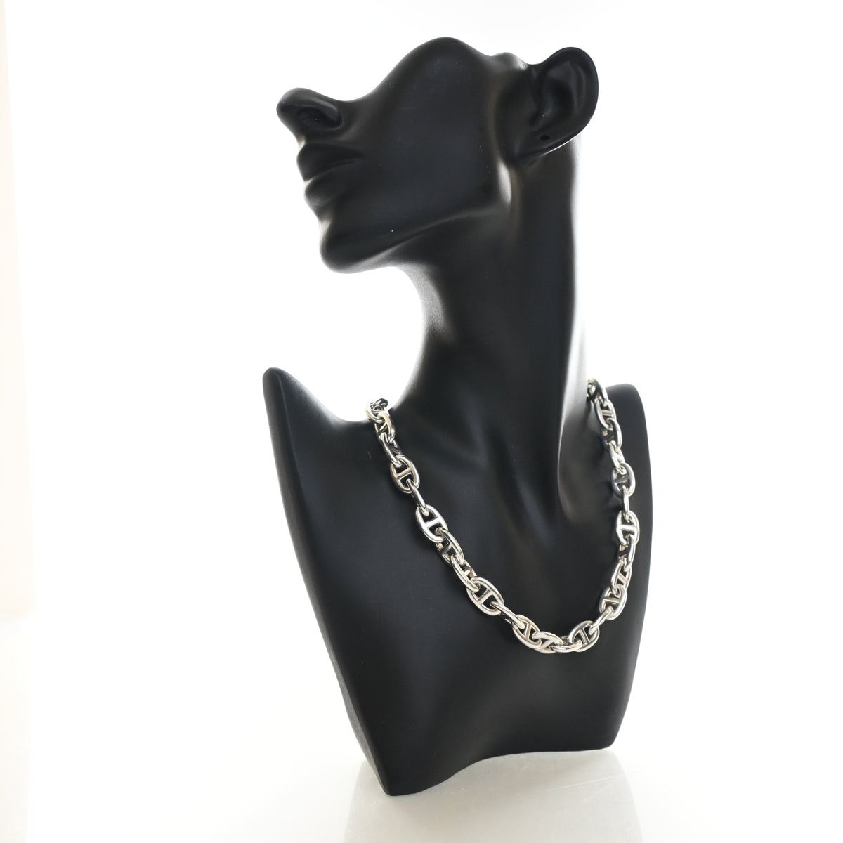 Pre-Owned Hermès Necklace Chaine D'ancre, worn on model