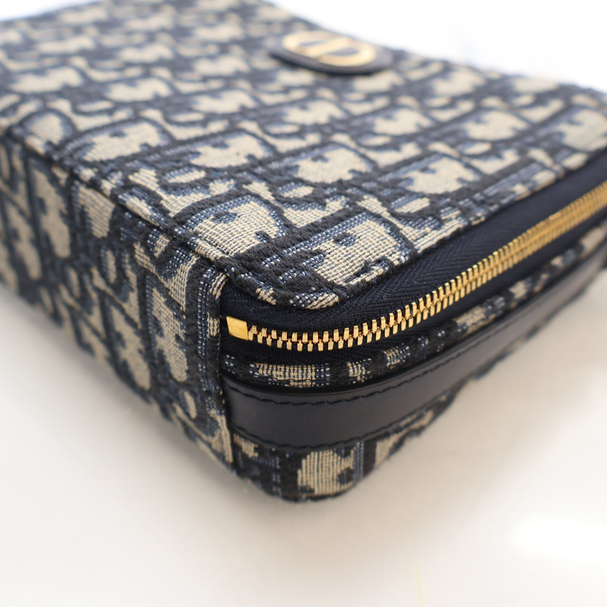 Pre-Owned Christian Dior 30 Oblique Montaigne, side profile, photo 8 of 16