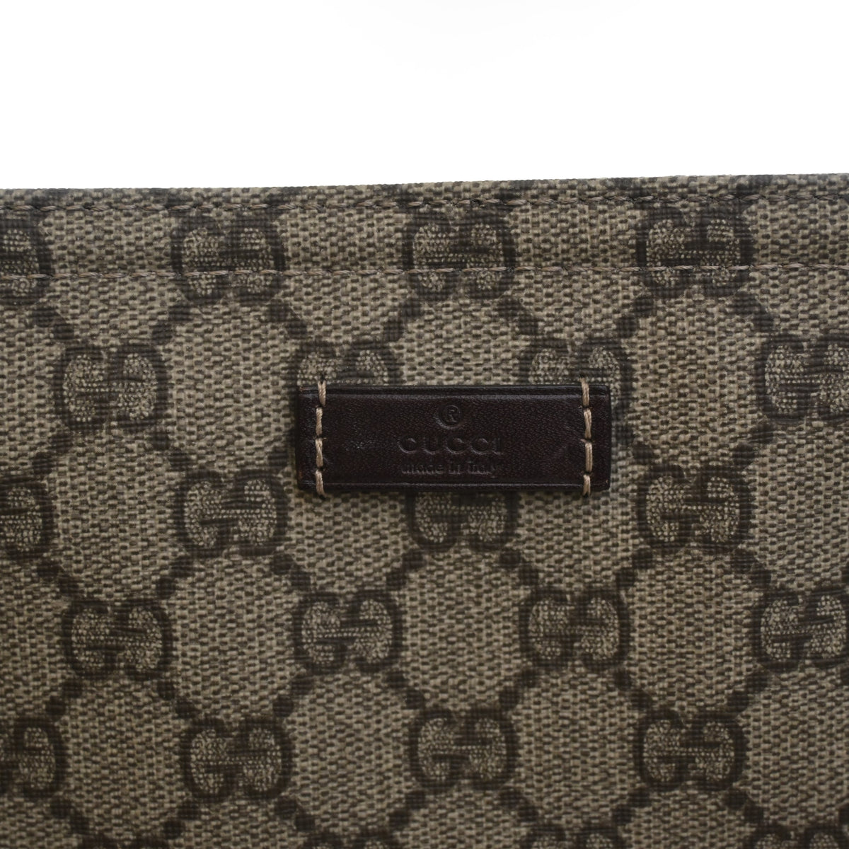 Pre-Owned Gucci Medium GG Supreme Flat Messenger Bag, logo detail