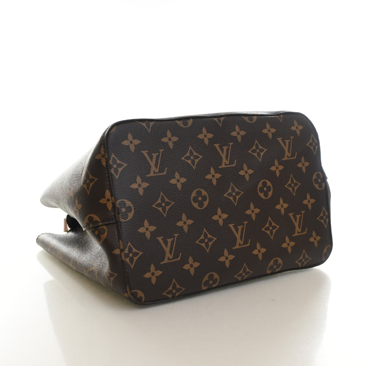 Pre-Owned Louis Vuitton MM Monogram Neo Noe, base and feet view