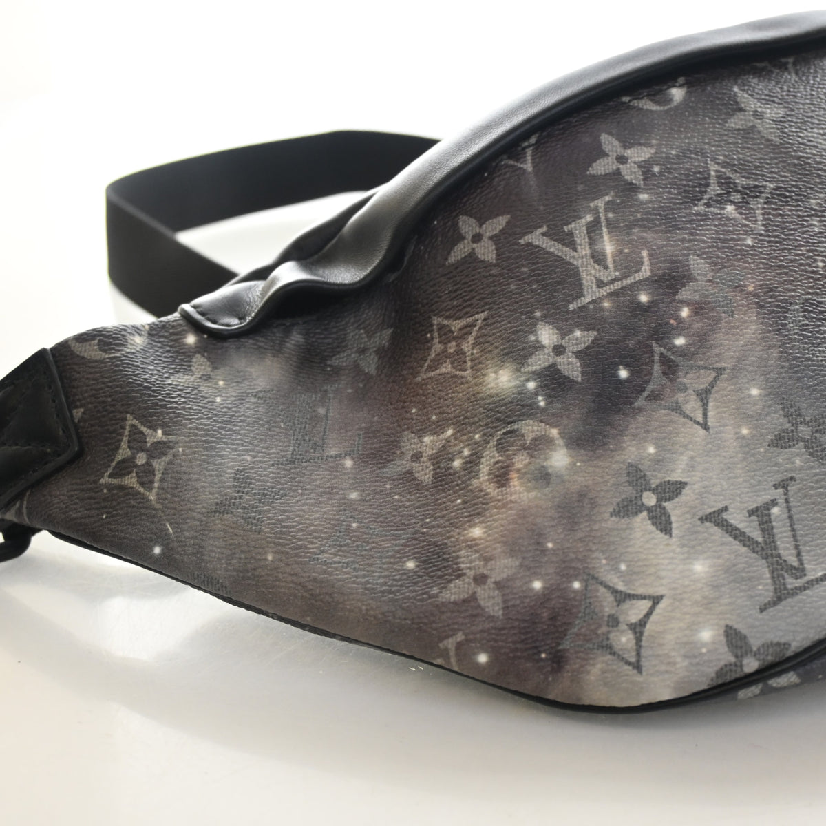 Pre-Owned Louis Vuitton Monogram Galaxy Bumbag, side view
