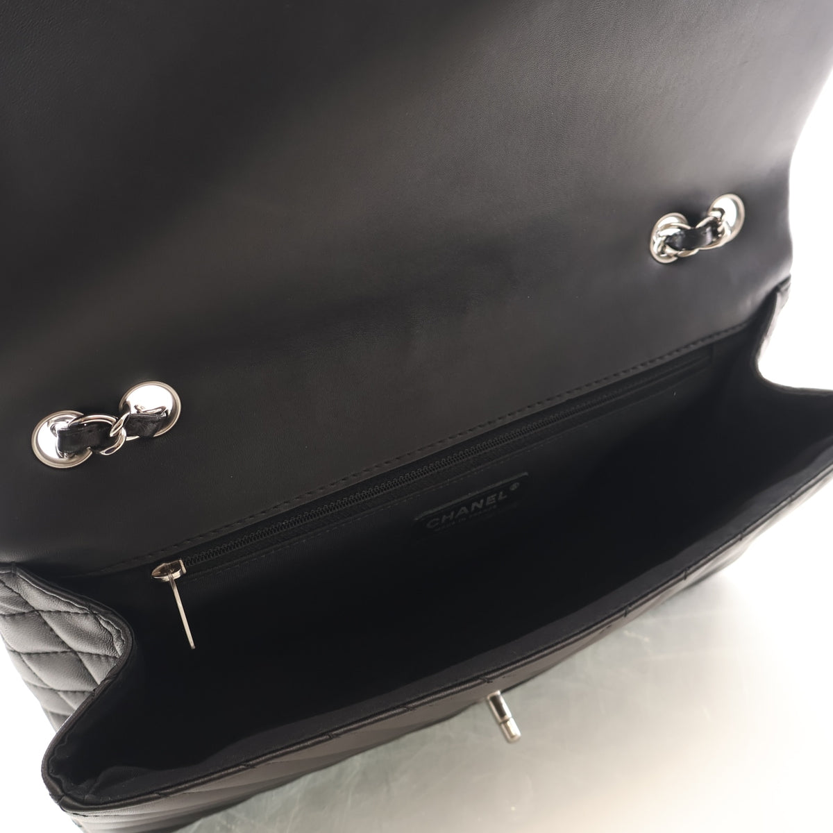 Chanel Jumbo Lambskin Chevron Single Flap Bag, photo 13 of 15