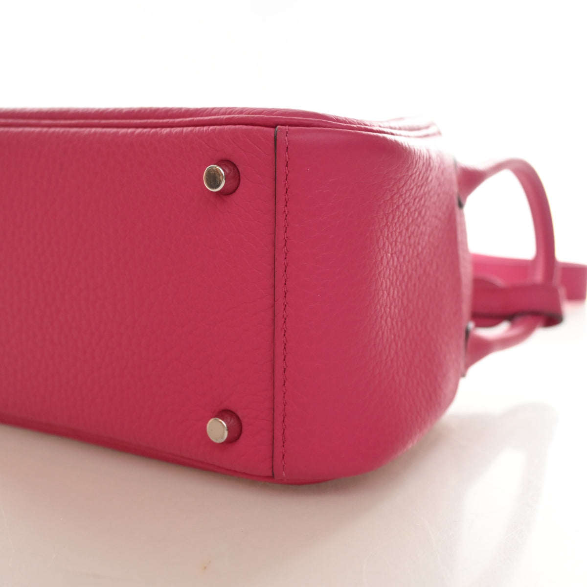 Hermès Rose Shocking Clemence Mini Lindy 20, photo 8 of 15