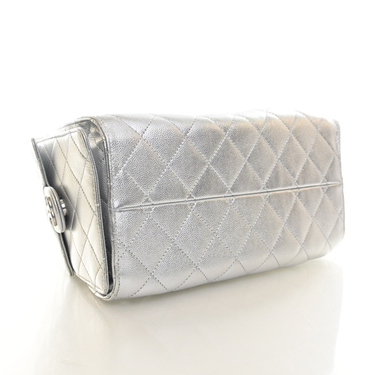 Pre-Owned Chanel Hobo Small Caviar Leather 25, base view
