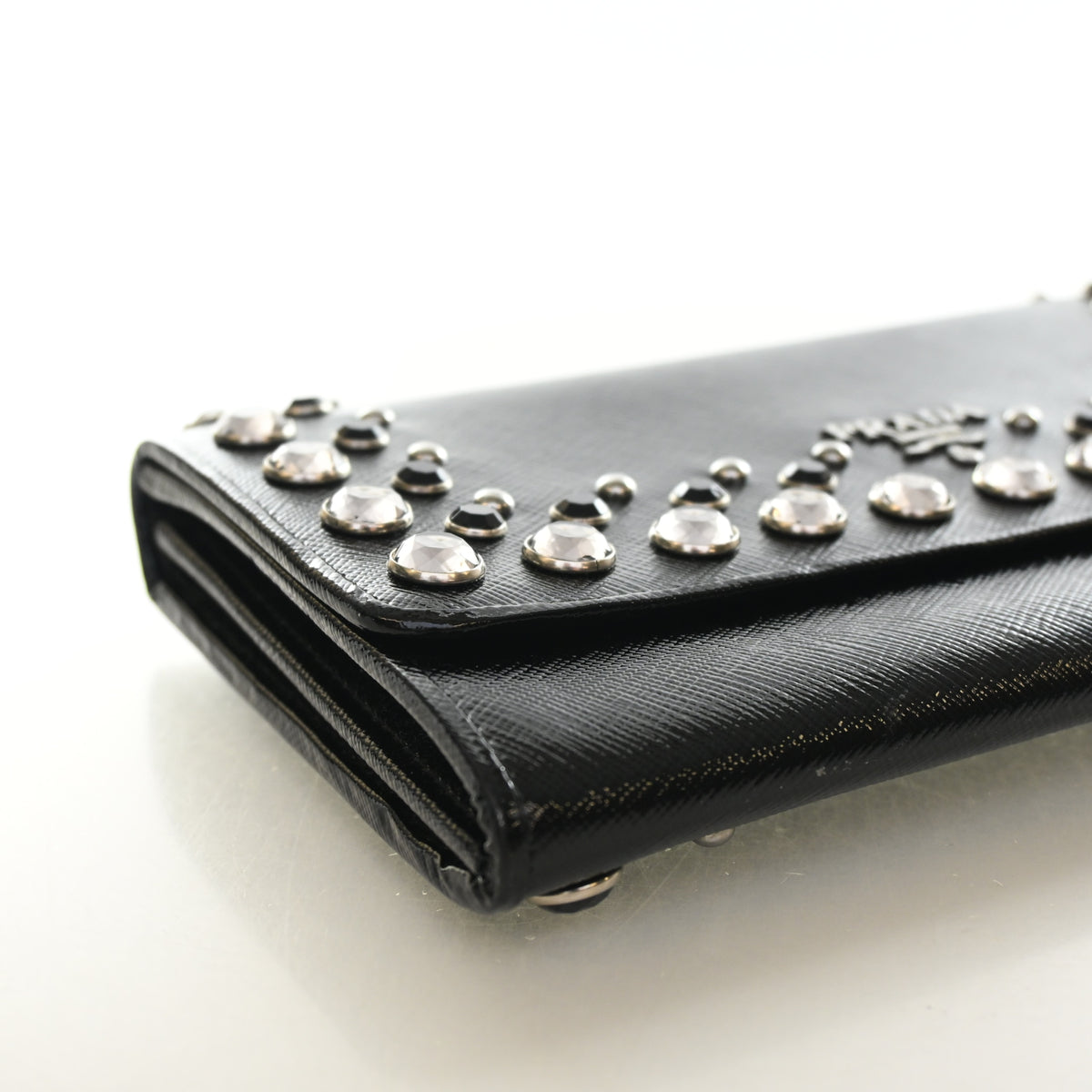 Pre-Owned Prada Wallet Saffiano Patent Leather Jewel Stud, corner and edge detail