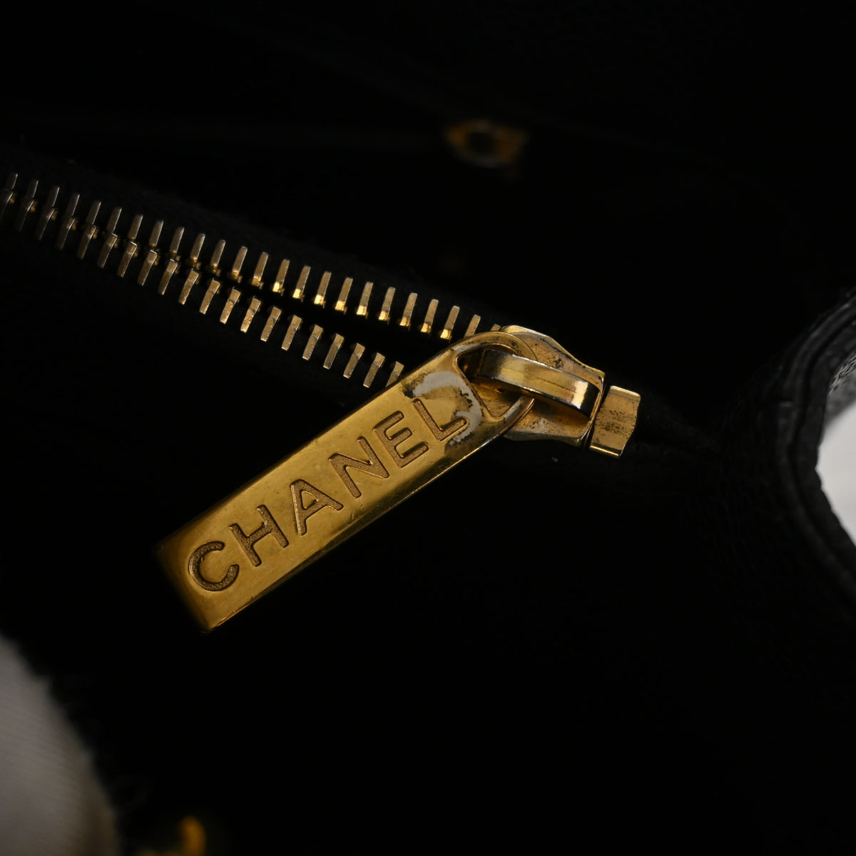Pre-Owned Chanel Grand Shopping Tote Caviar Leather, gold hardware