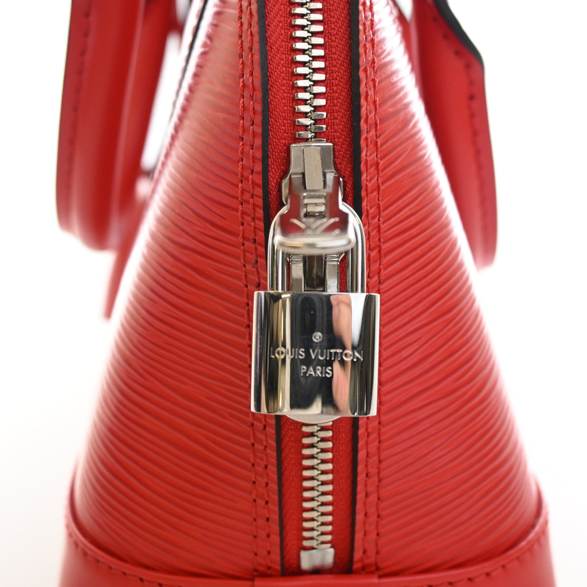 Pre-Owned Louis Vuitton Alma Epi BB, silver hardware close-up, photo 13 of 15