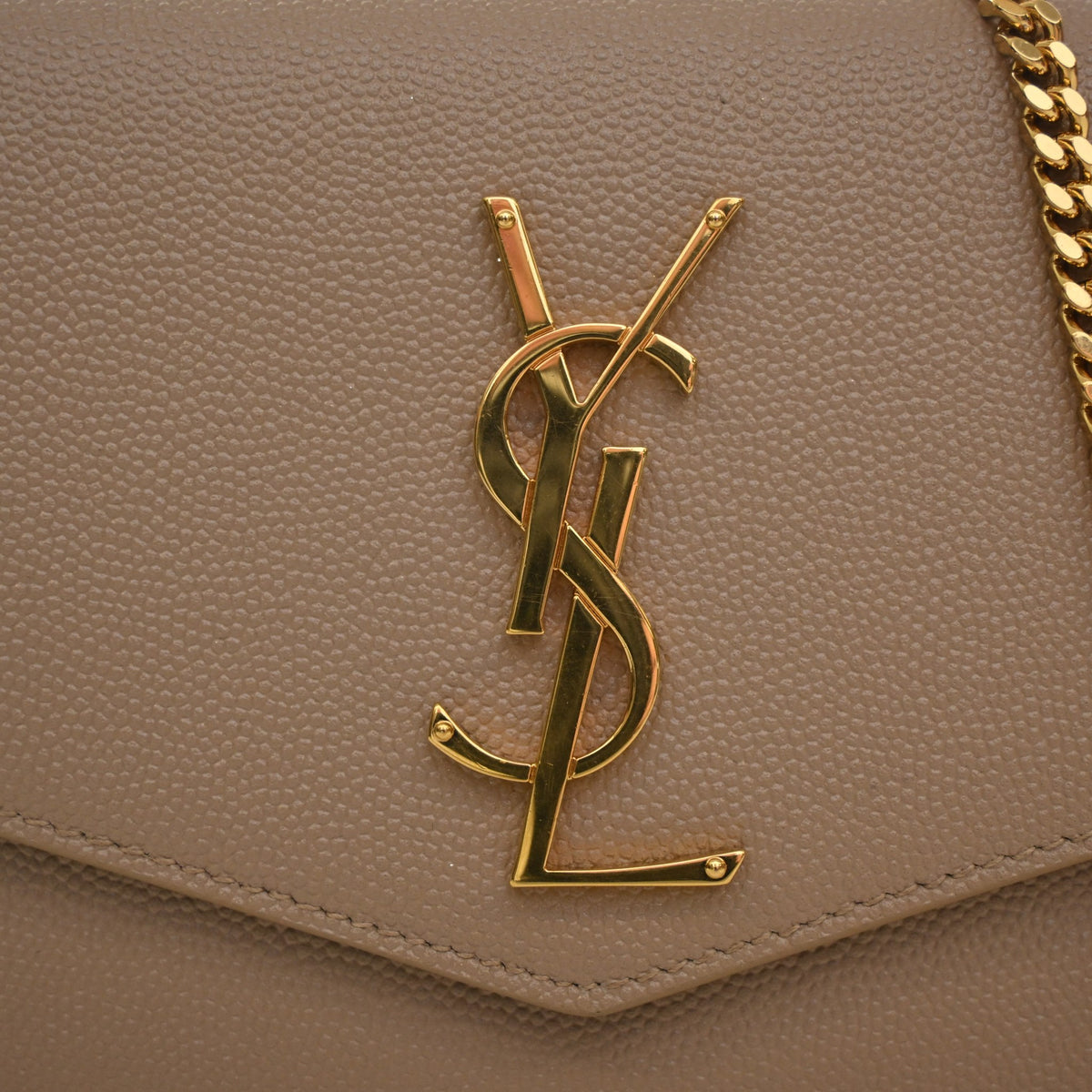 Pre-Owned Saint Laurent Chain Wallet Calfskin Uptown, gold embossed logo detail