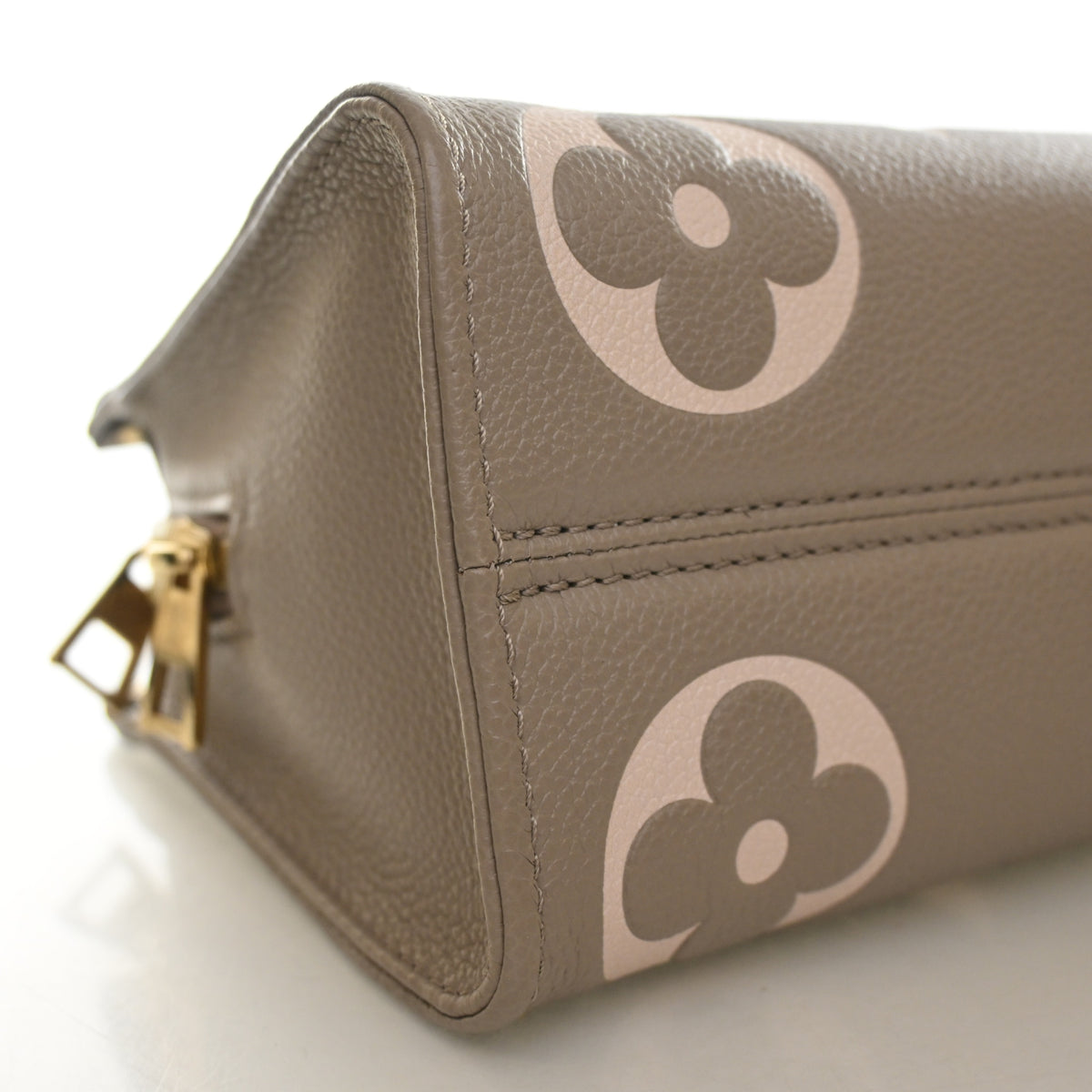 Louis Vuitton Monogram Empreinte Giant OnTheGo East-West, photo 5 of 13