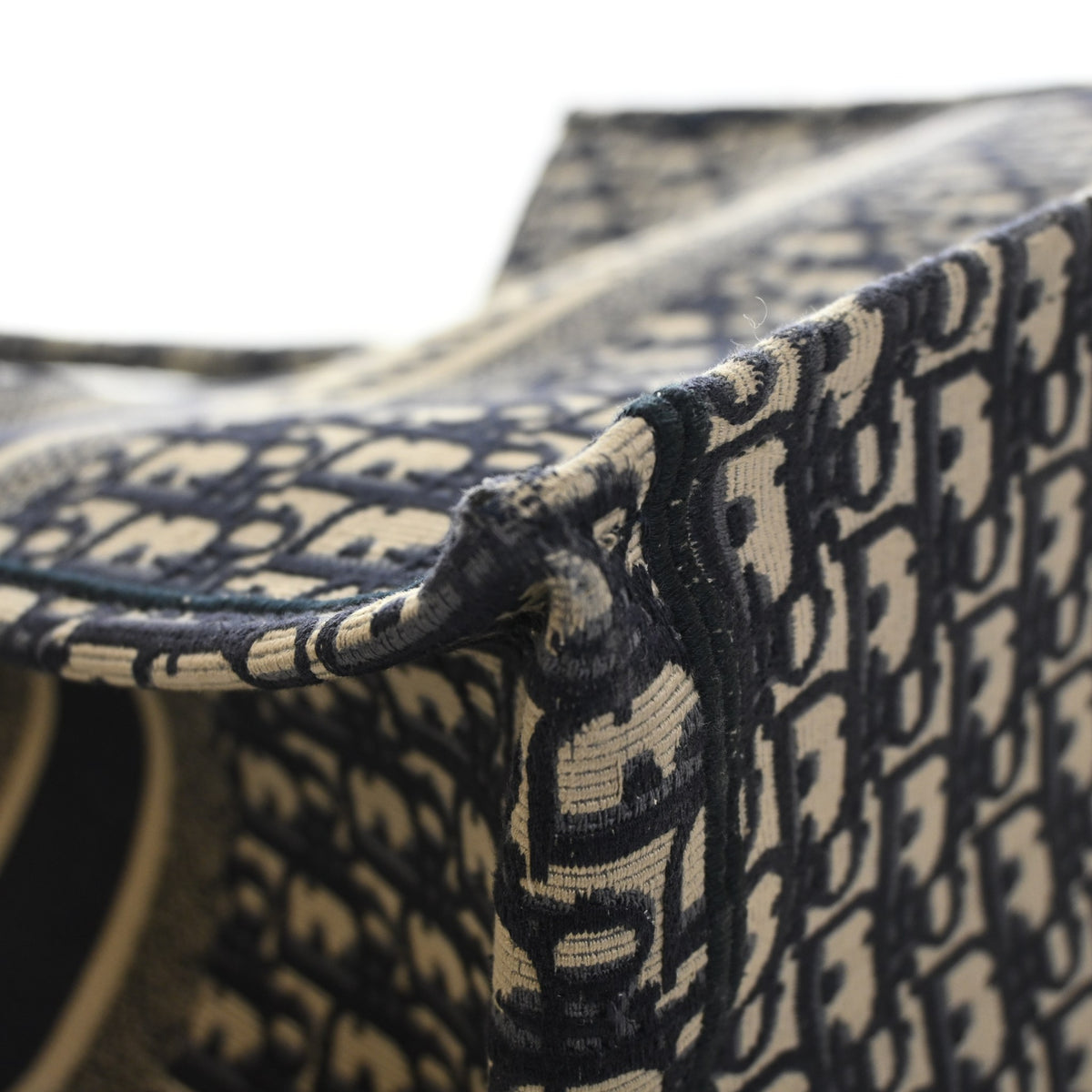 Pre-Owned Christian Dior Book Tote Large Oblique, corner and edge detail, photo 13 of 15