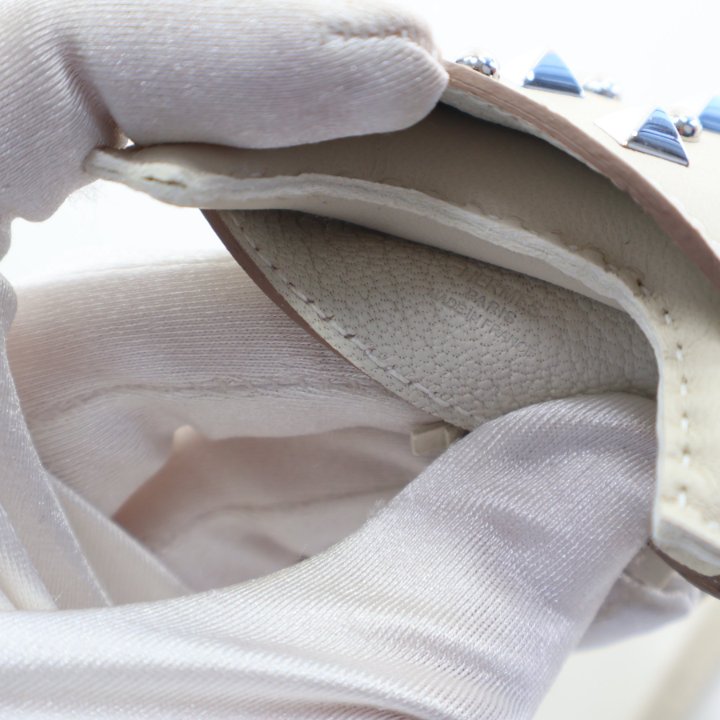 Pre-Owned Hermès PM Craie Milo Lambskin Studded Rodeo Robeo Rock, open interior with lining