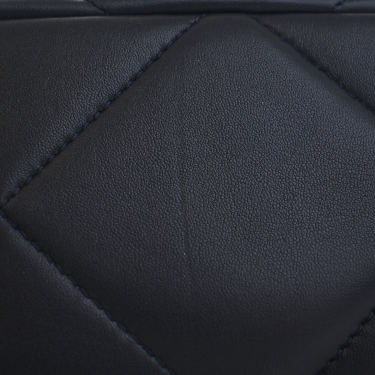 Pre-Owned Valentino Small Calfskin Roman Stud The Handle Bag, corner detail