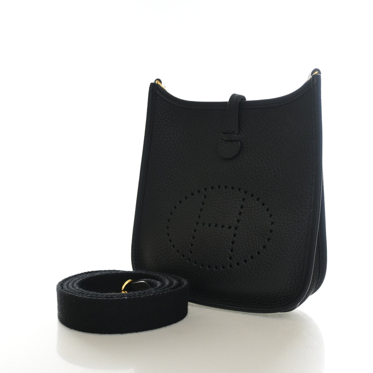 Pre-Owned Hermès Evelyne TPM Noir Clemence Leather 16, front view, photo 3 of 12