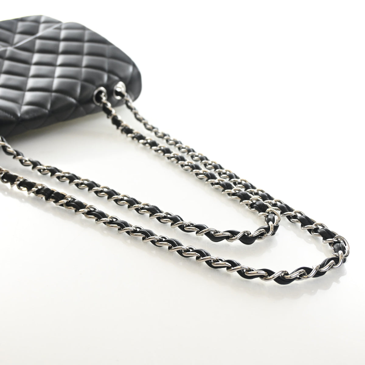 Pre-Owned Chanel Flap Bag Jumbo Lambskin Classic Single, strap and chain detail