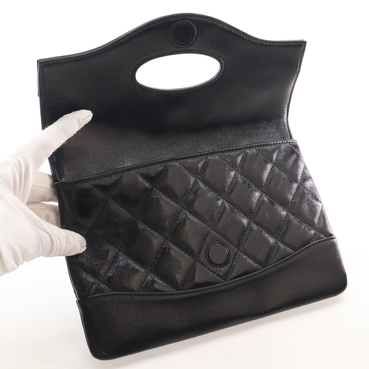 Pre-Owned Chanel Clutch Small Shiny Calfskin 31, open interior with lining