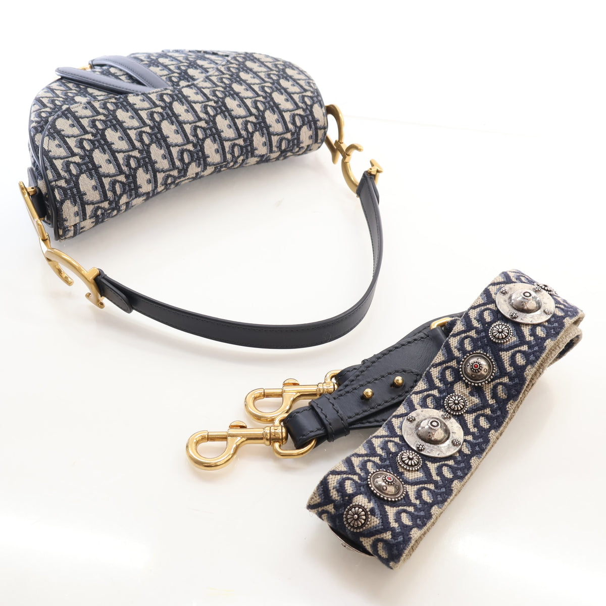 Pre-Owned Christian Dior Saddle Bag Medium Oblique, strap and chain detail, photo 12 of 19
