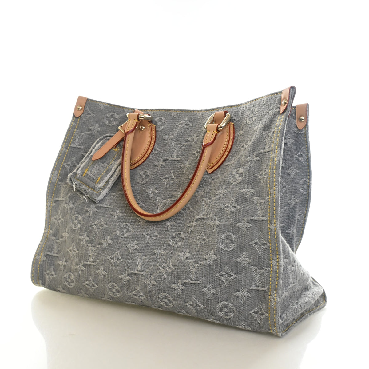 Pre-Owned Louis Vuitton Onthego MM Monogram Denim, three-quarter view