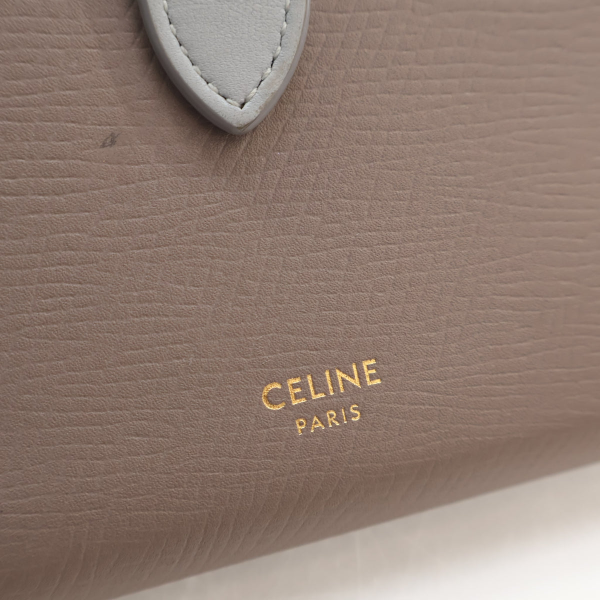 Pre-Owned Celine Wallet Medium Calfskin Strap, gold embossed logo detail