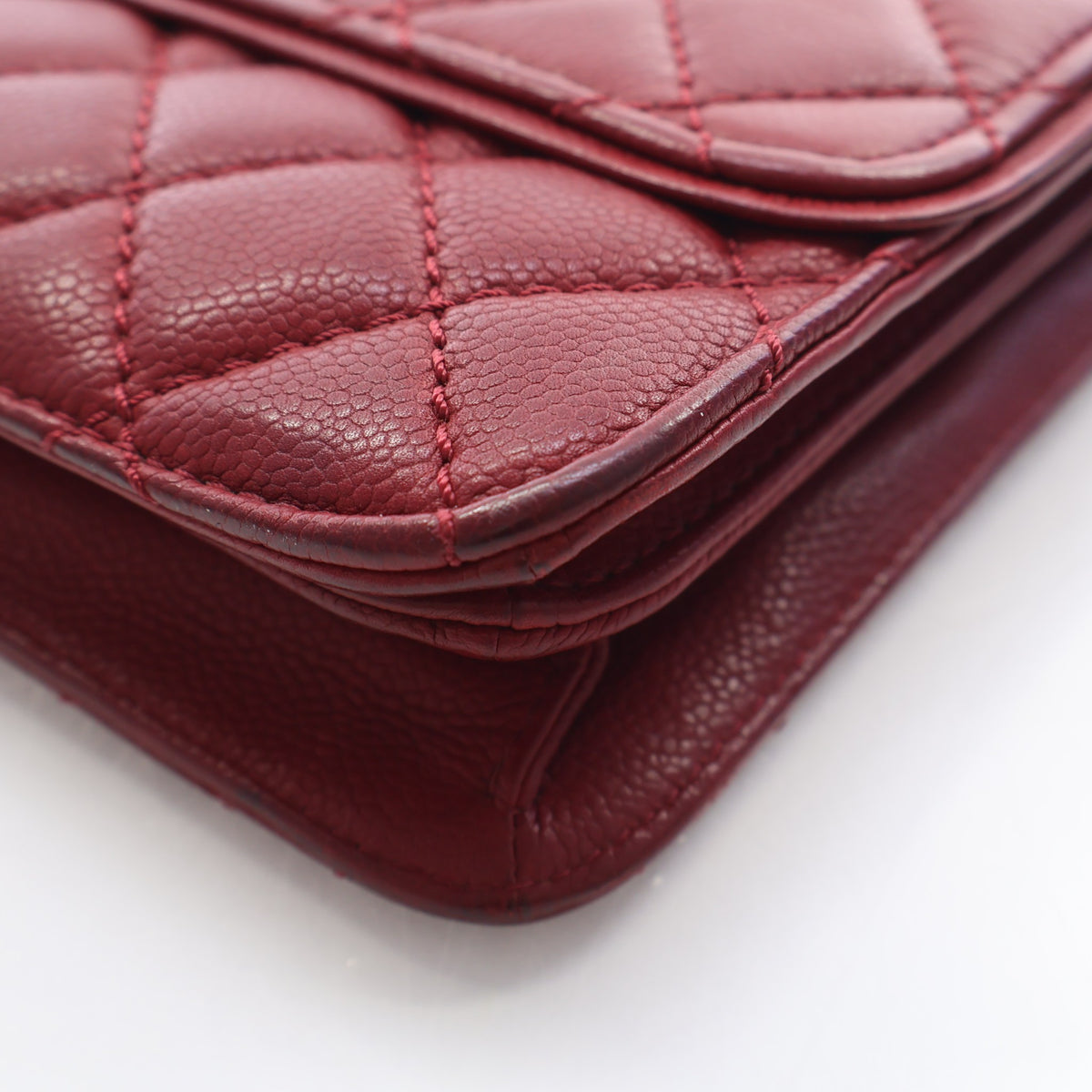 Pre-Owned Chanel Flap Bag Jumbo Caviar Leather Classic Single, corner and edge detail, photo 9 of 17