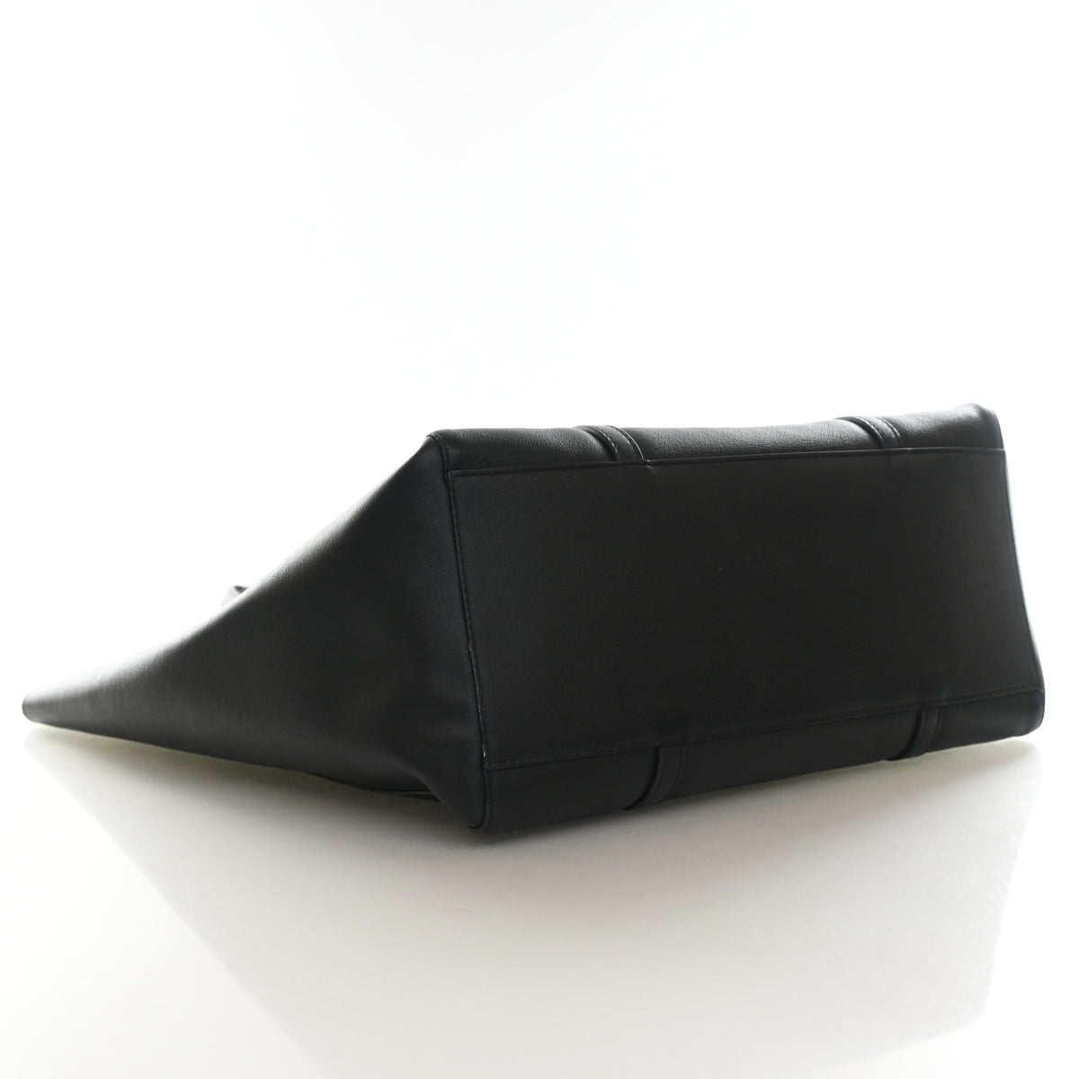 Pre-Owned Balenciaga Tote Small Calfskin Everyday, base and feet view