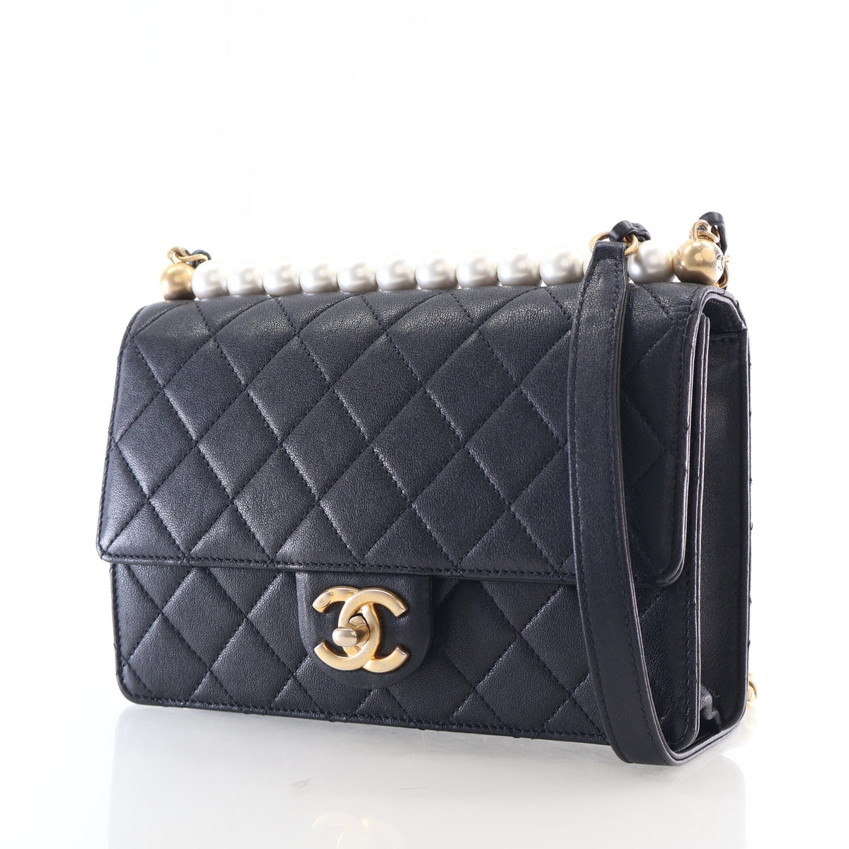 Pre-Owned Chanel Flap Bag Caviar Leather Chic Pearls, side profile