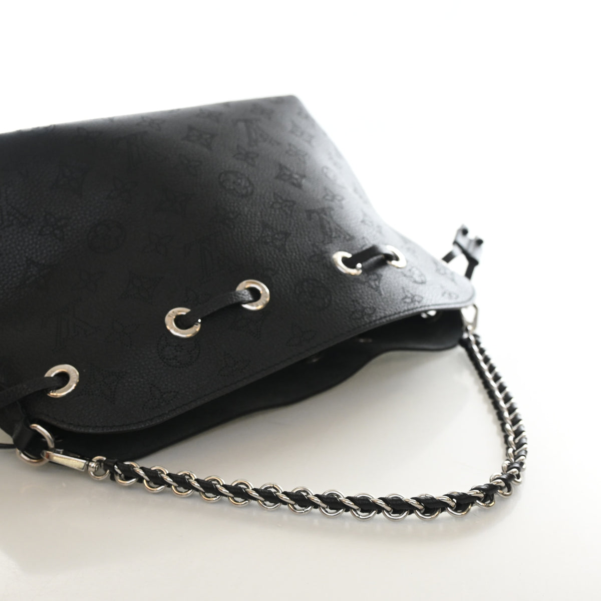 Pre-Owned Louis Vuitton Monogram Mahina Bella, strap and chain detail