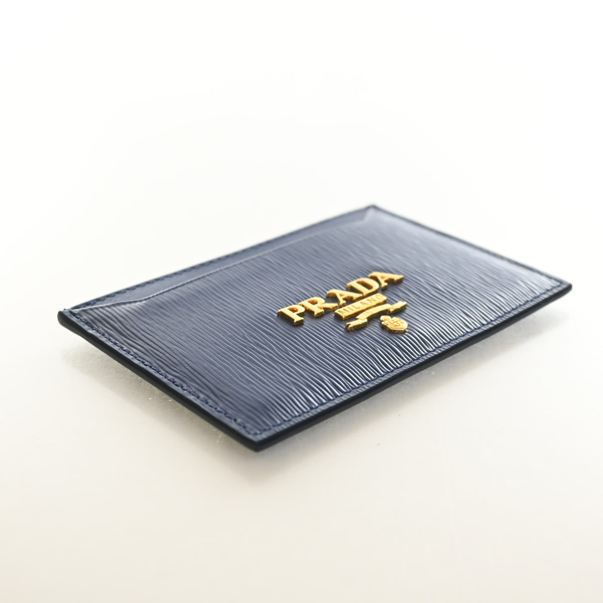 Pre-Owned Prada Card Holder Vitello Move, three-quarter view